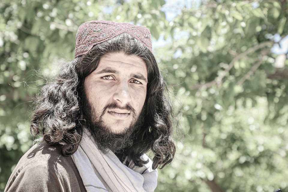 Afghanisches Mädchen gewinnt Kinderfriedenspreis für Gesangsmotivation