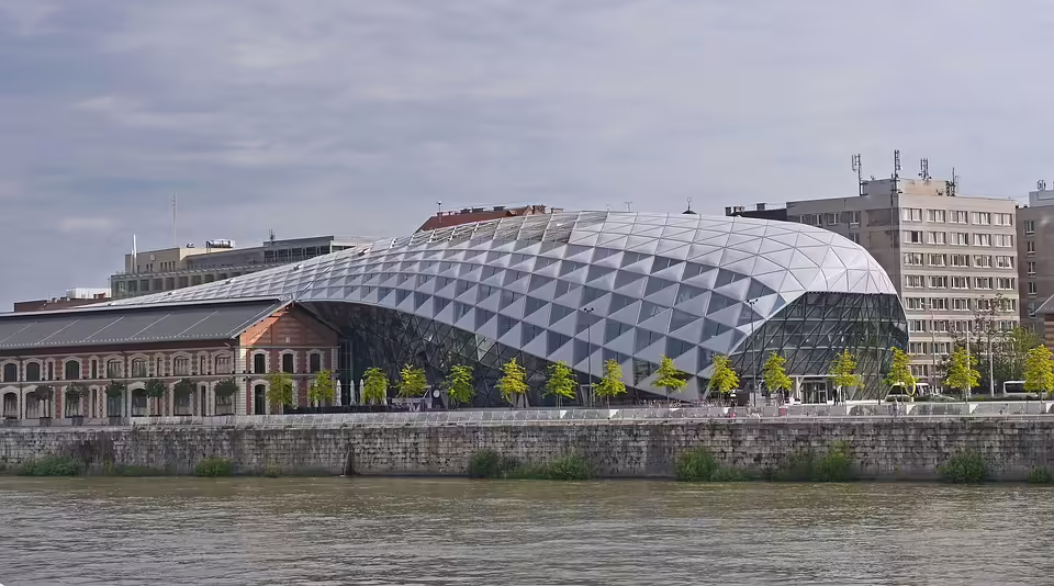 Benefizabend im Kulturzentrum: Poetische Reise für das Frauenhaus Neunkirchen