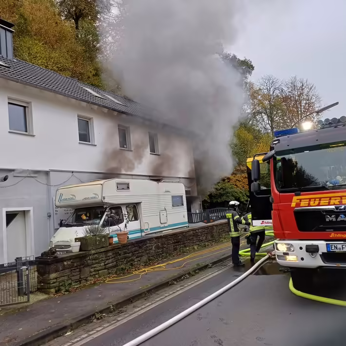 Feuer-Horror in Wetter: Großeinsatz der Feuerwehr mit Verletzten!