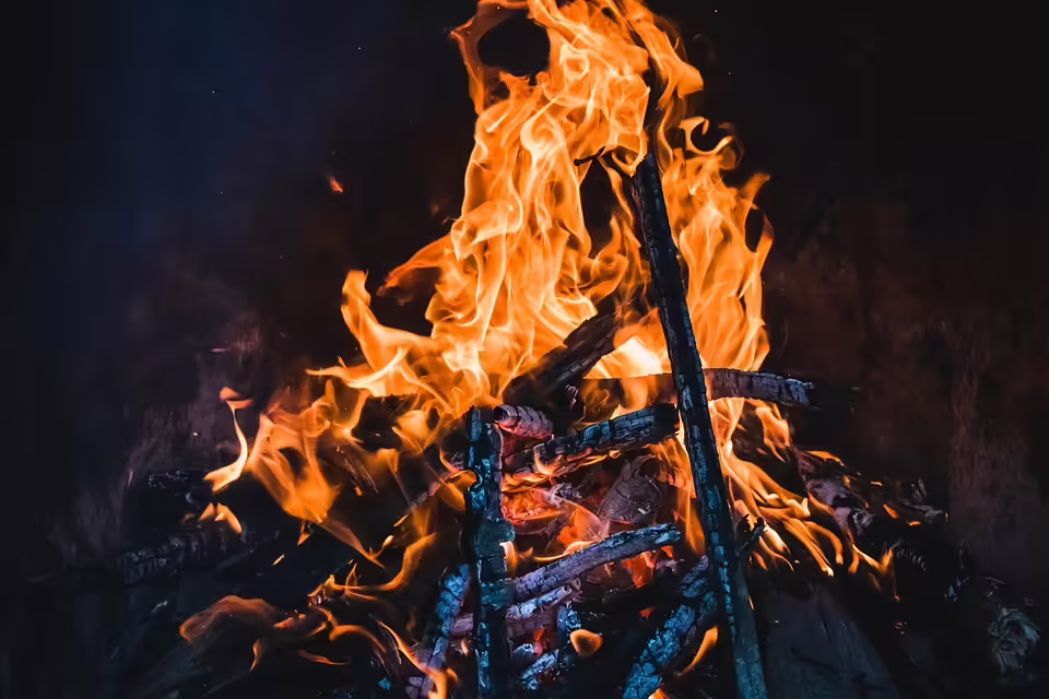 Feuer auf Bauernhof: Schneller Einsatz der Eberstalzeller Feuerwehr