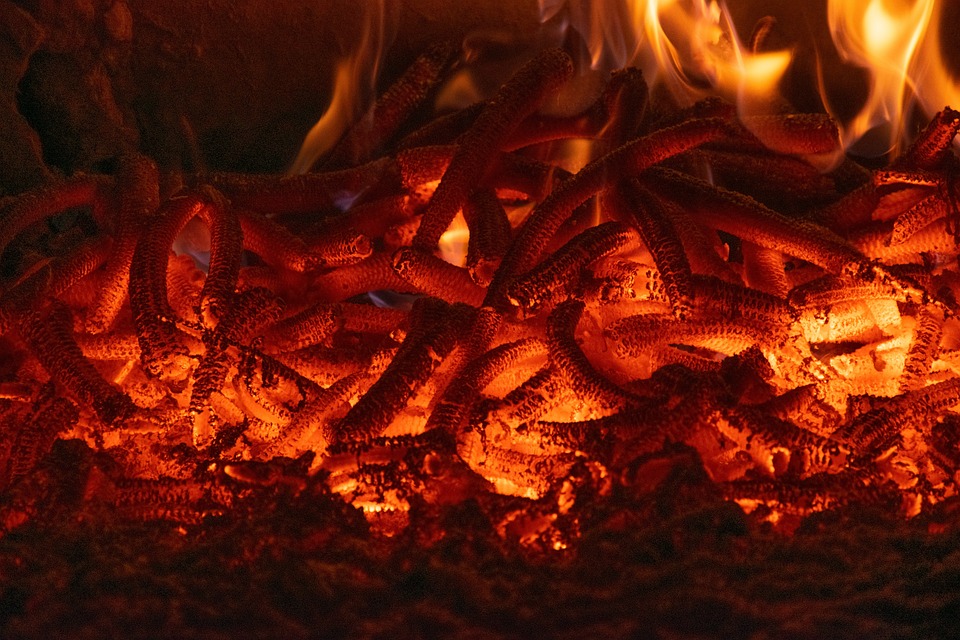 Feuer in Golling: 30 Feuerwehrleute im Einsatz gegen Brandgefahr