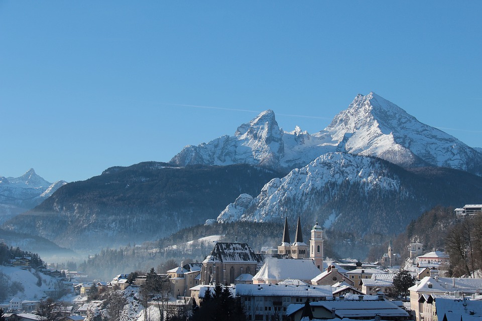 Großbrand in Berchtesgaden: Stall in Flammen, Tiere gerettet