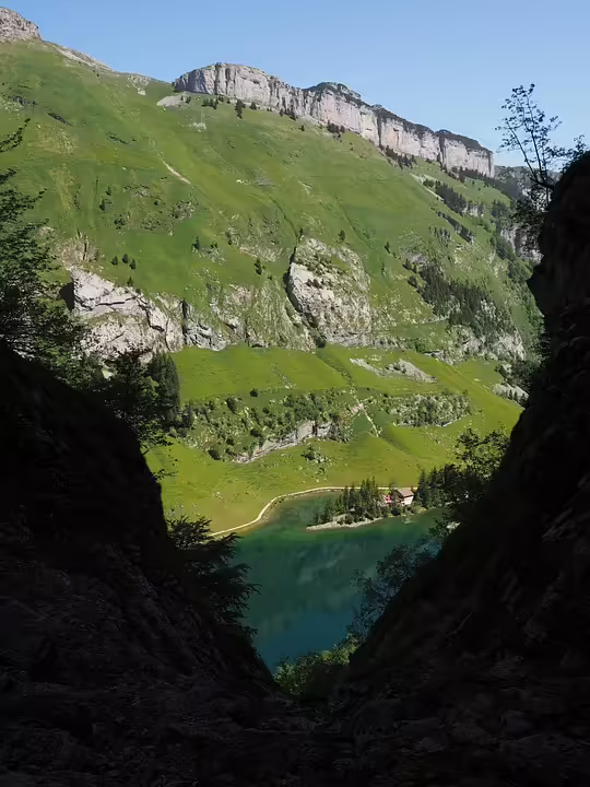Herbstzauber in der Steiermark: Erntedankfeste und Wandertouren