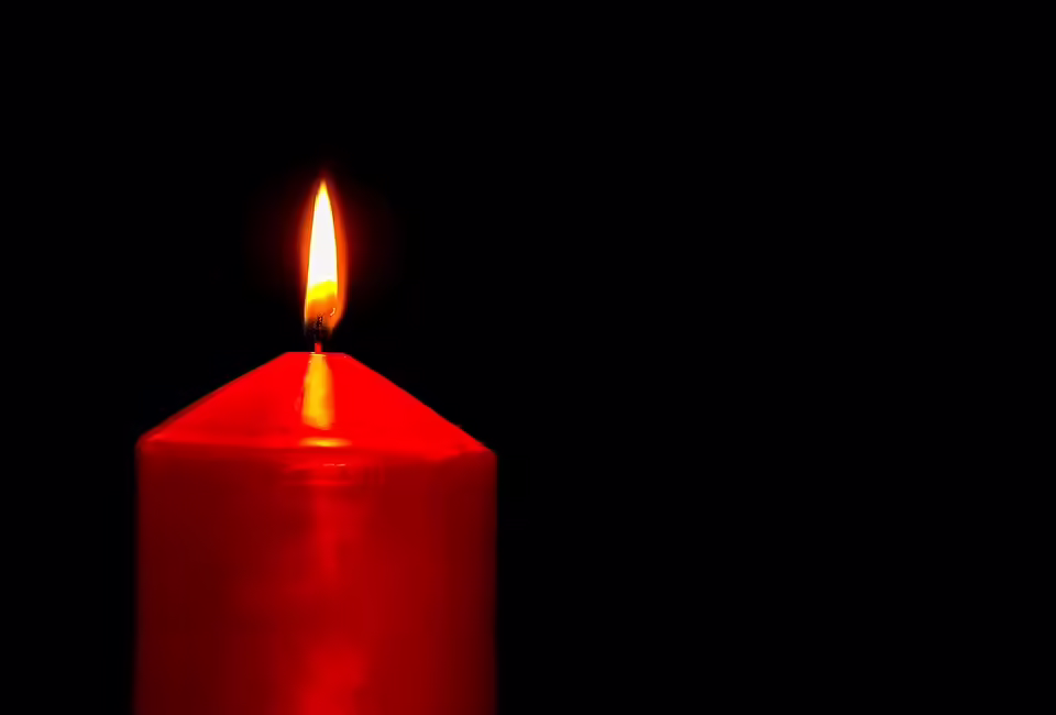 Lichterglanz im Advent: Festliche Stimmung und regionale Schätze in Arnfels