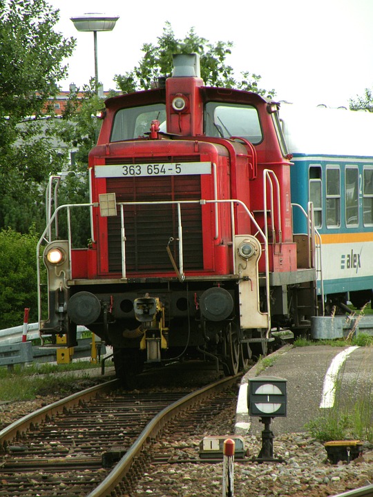 Mit der Bahn in den Advent: Nostalgische Zugfahrten durch Österreich