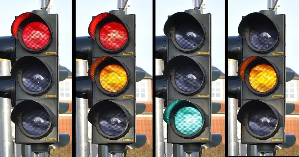 Neue Ampel vor der Volksschule: Verkehrssicherheit in Enzersdorf erhöht