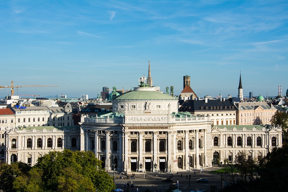 Regie-Neustart im Burgtheater: Philipp Stölzl inszeniert  Liliom