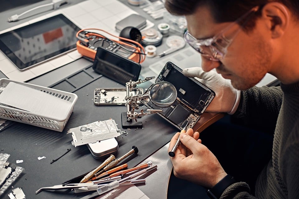 Repair Café in Matrei: Gemeinsam gegen die Wegwerfgesellschaft