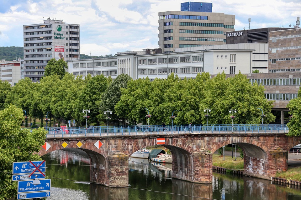 Schulbesuch in Saarbrücken: Einblicke in die Herausforderungen der Gemeinschaftsschulen
