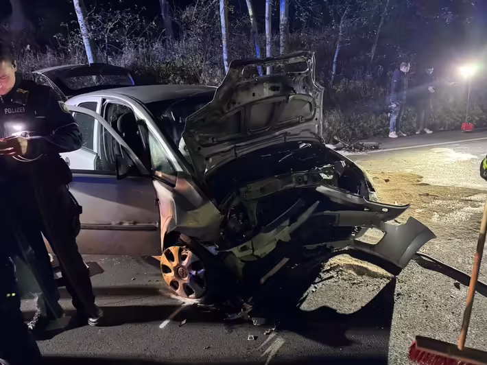 Schwerer Verkehrsunfall in Wetter: Drei Verletzte nach Kollision!