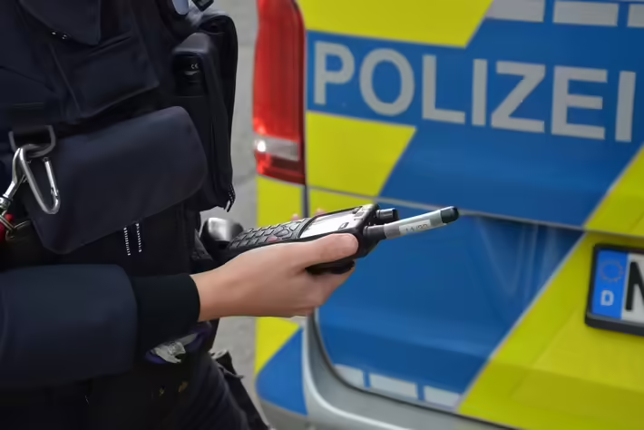 Verkehrsunfallfluchten im Kreis Mettmann: Polizei sucht Zeugen!