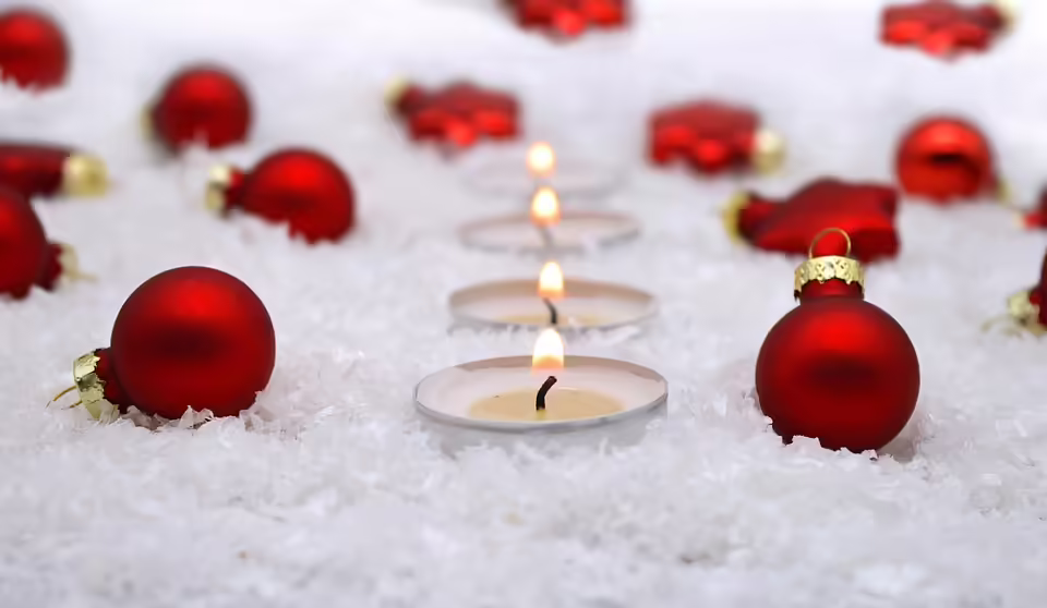 Wer hat die weihnachtliche Rot-Velvet-Kugel gestohlen?