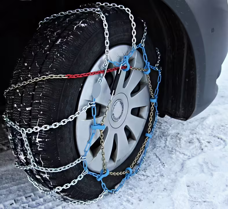 Winterreifen und Schneeketten: Polizei-Kontrolle in Scheiblingkirchen-Thernberg