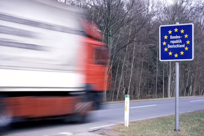 Zoll greift durch: Strenge Kontrollen im Transportgewerbe in Augsburg!