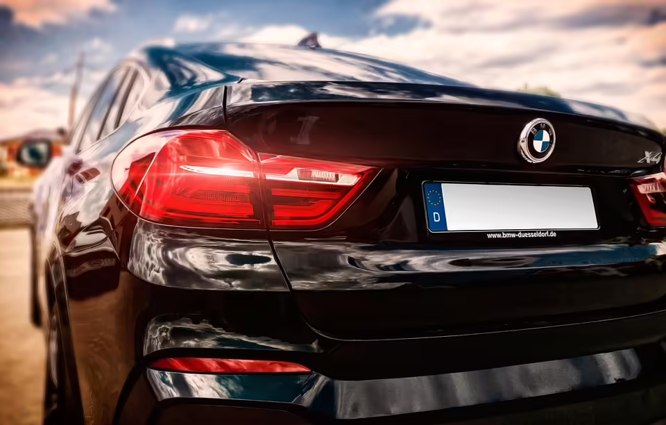 Zwei Autos kollidieren in Deutschlandsberg: Fahrer verletzt und gerettet