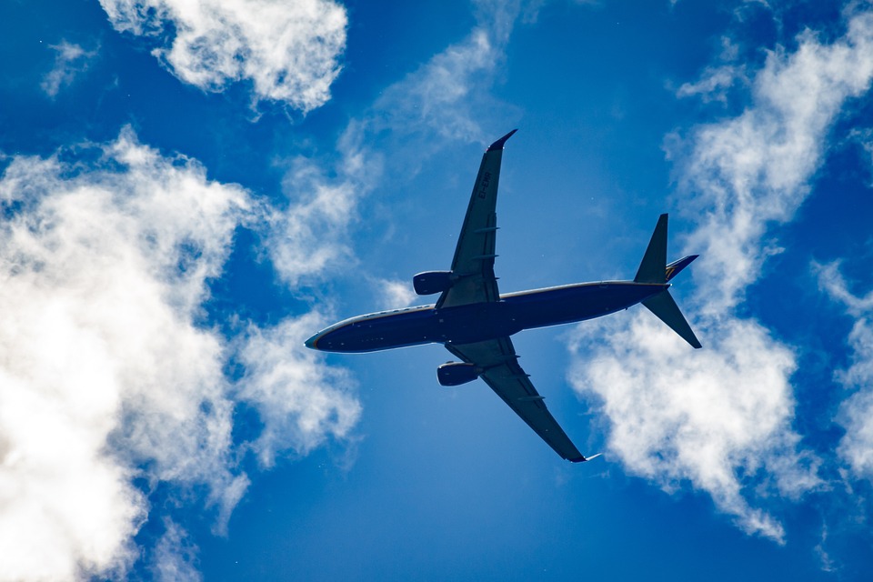 Passagierflugzeug mit 67 Insassen stürzt in Kasachstan ab