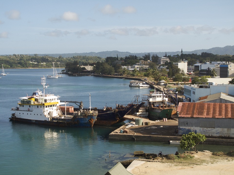 Vanuatu sucht Erdbeben-Überlebende: Wasserknappheit, Tote steigen