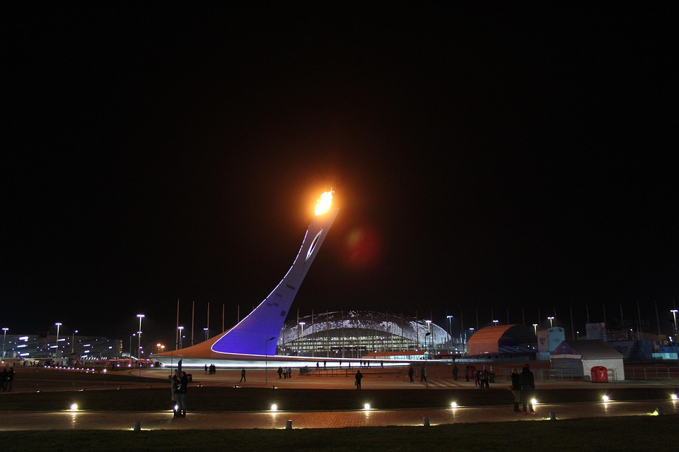 Olympisches Feuer entzündet Herzen: Toblach feiert die Olympiade!