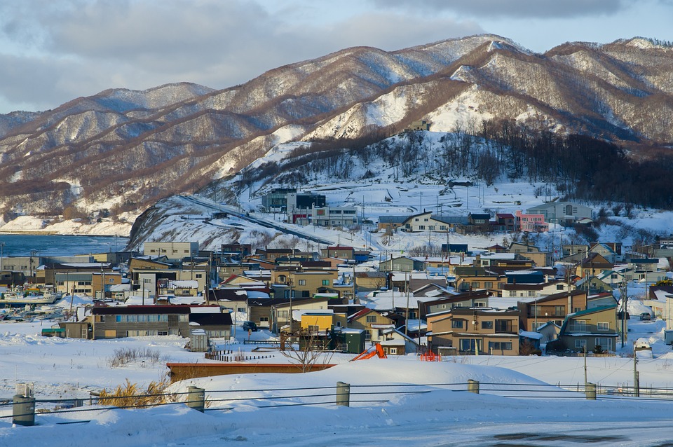 Prevc siegt erneut in Sapporo – Tschofenig auf dem Podium!