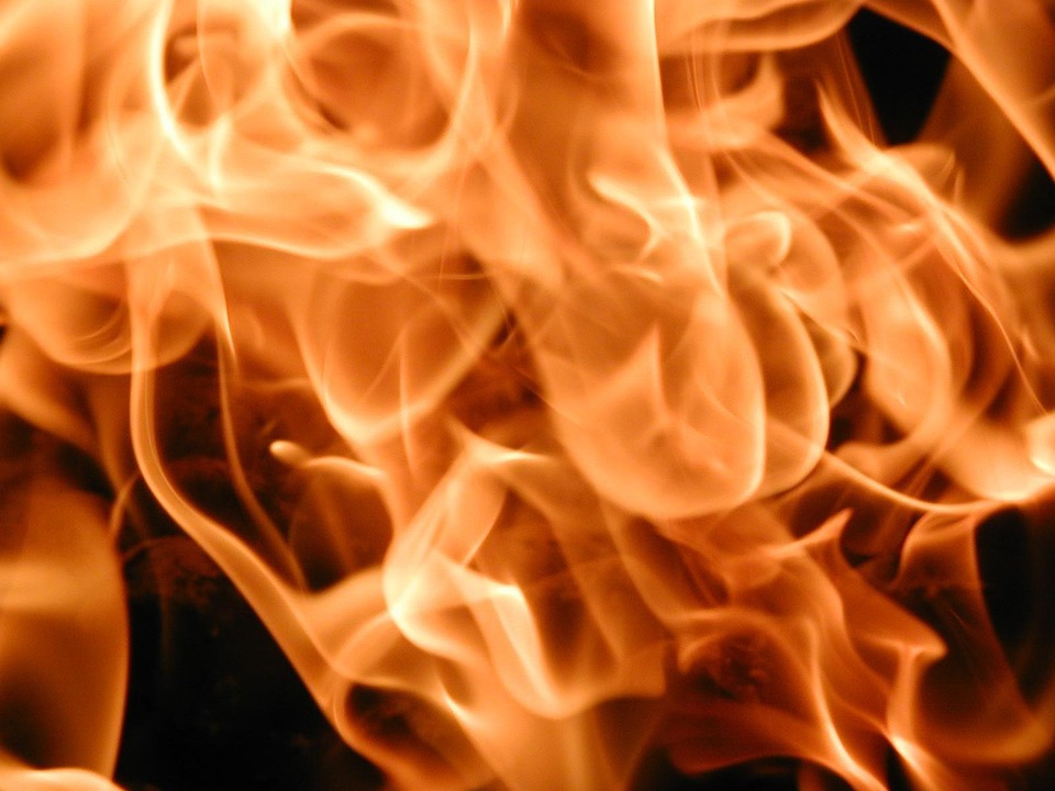 Zwei Brände in Kiel: Feuerwehr kämpft gegen Rauch und Evakuierungen!