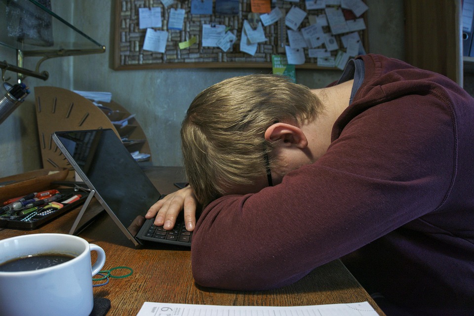 Assistierter Suizid eines 22-Jährigen: Forderungen nach besserer ME/CFS-Versorgung!