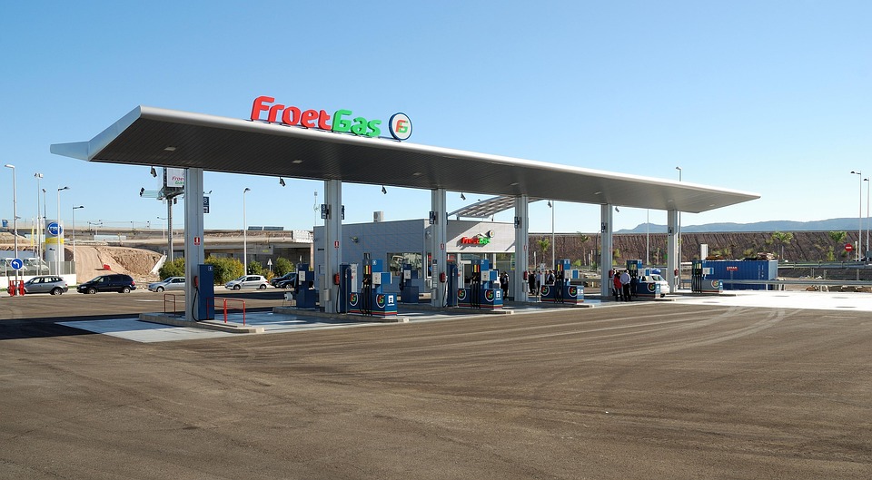 Großeinsatz der Feuerwehr: Tankstelle in Hattingen brennt heftig!