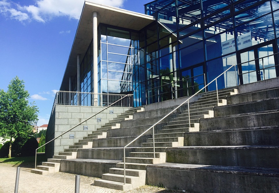 Wiener Stadthalle strahlt im ESC-Glanz: Countdown zur großen Show!