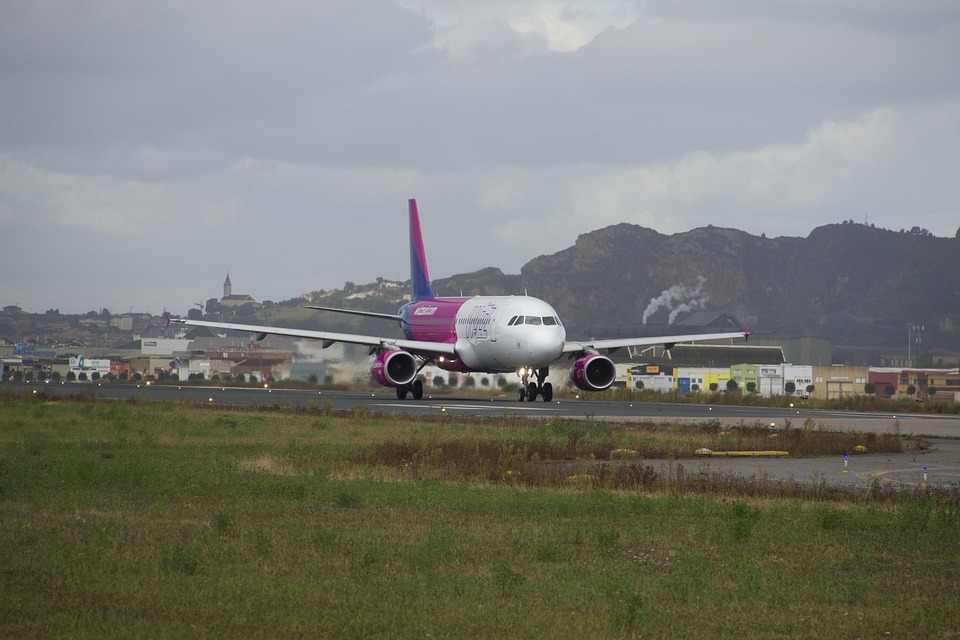 Wizz Air-Flug über dem Mittelmeer: Kampfjets wegen WLAN-Panik im Einsatz!